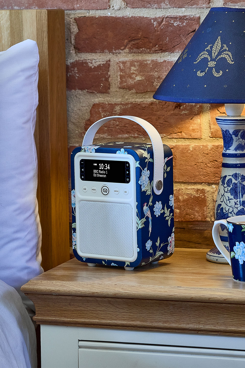 VQ x Laura Ashley Elveden Marine Monty radio met bluetooth